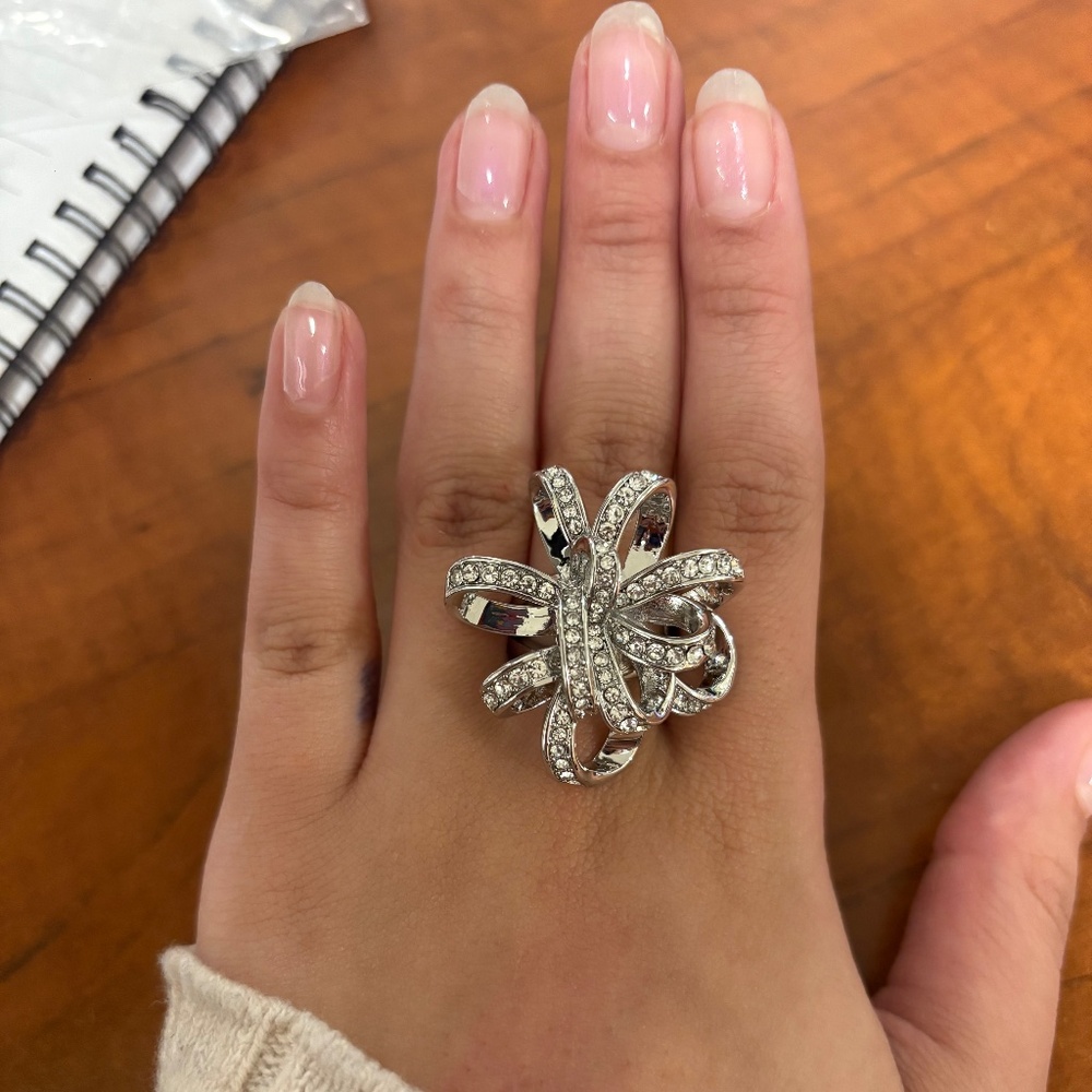 🎀 WRAP IT UP! ✨ Kate Spade "Take A Bow" Pavé Crystal Statement Ring